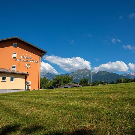 Hotel Ristorante Sagittario フェルトレ エクステリア 写真